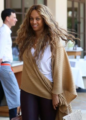 Tyra Banks - Grabs Some Lunch at Montage in Beverly Hills
