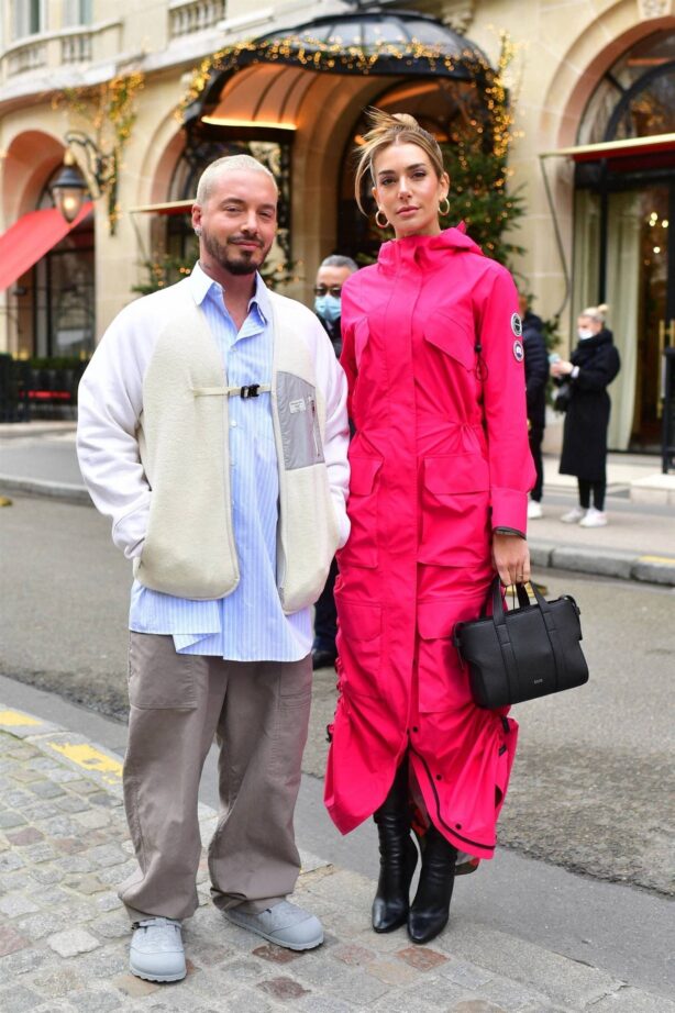 Valentina Ferrer - Leaving the Plaza Athenee hotel as part the Paris Fashion Week 2022