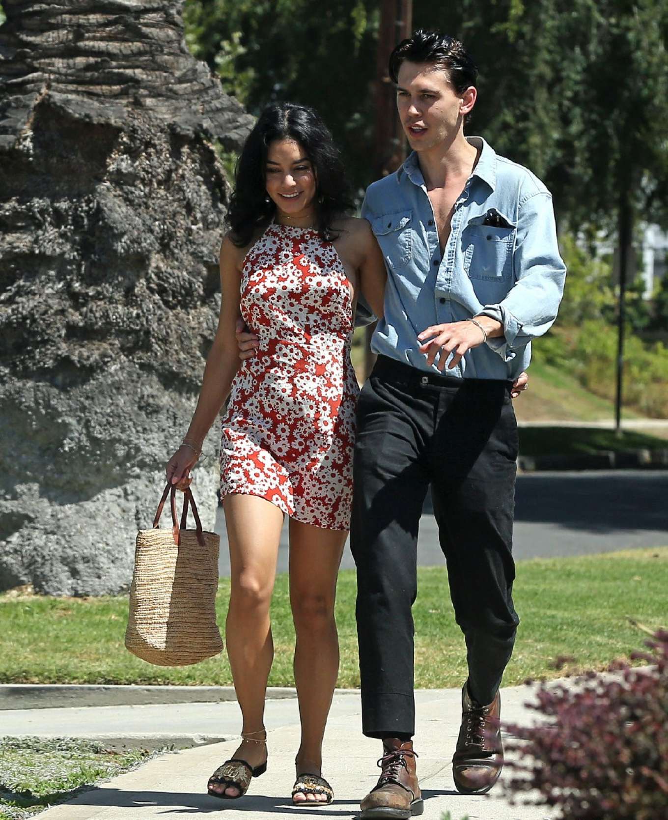 Vanessa Hudgens and Austin Butler â€“ Out and about in Los Feliz