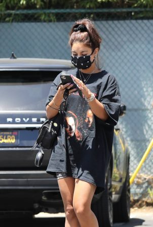 Vanessa Hudgens - Hits the gym with a friend in Hollywood