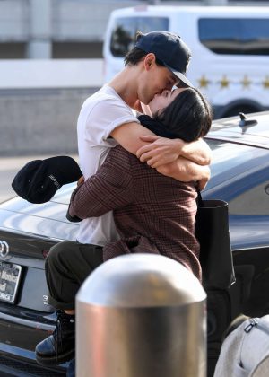 Vanessa Hudgens kisses Austin Butler in Los Angeles