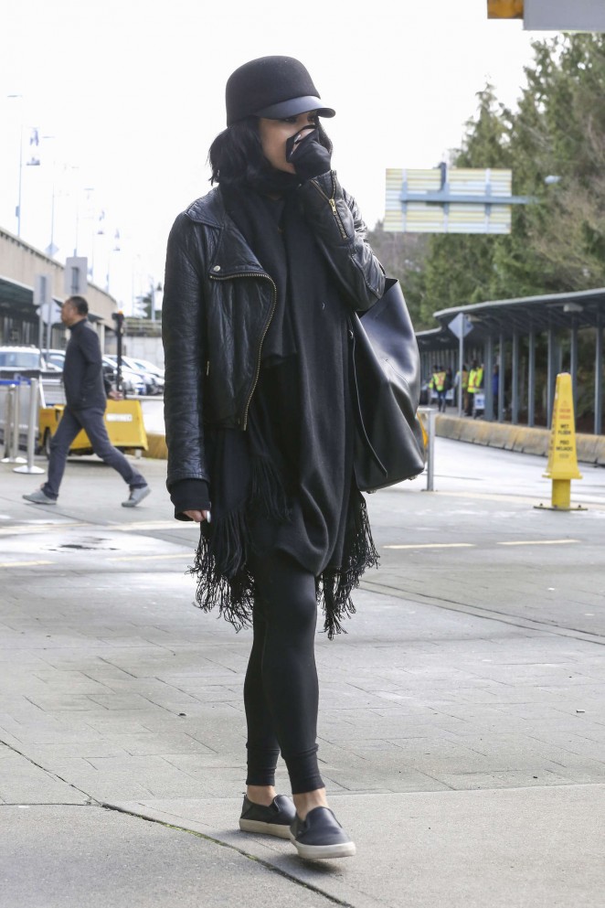 Vanessa Hudgens out in Vancouver