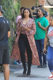 Vanessa Simmons - Ffilms her show at Alfred Coffee Melrose Place in Beverly Hills