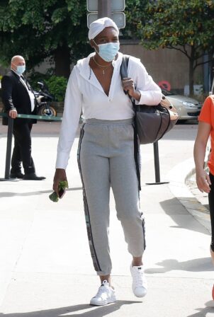 Venus Williams - Arriving at her hotel during Roland Garros 2021 in Paris