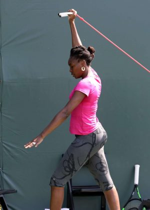 Venus Williams On the practice court day 4 in Key Biscayne