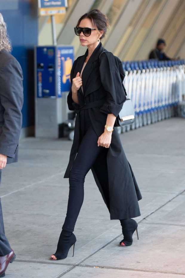 Victoria Beckham - Catches a flight out of JFK Airport in NYC