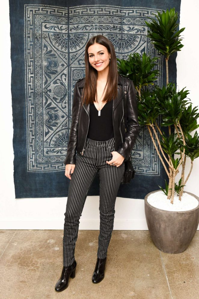 Victoria Justice - Madewell Celebrates The Holidays in Beverly Hills