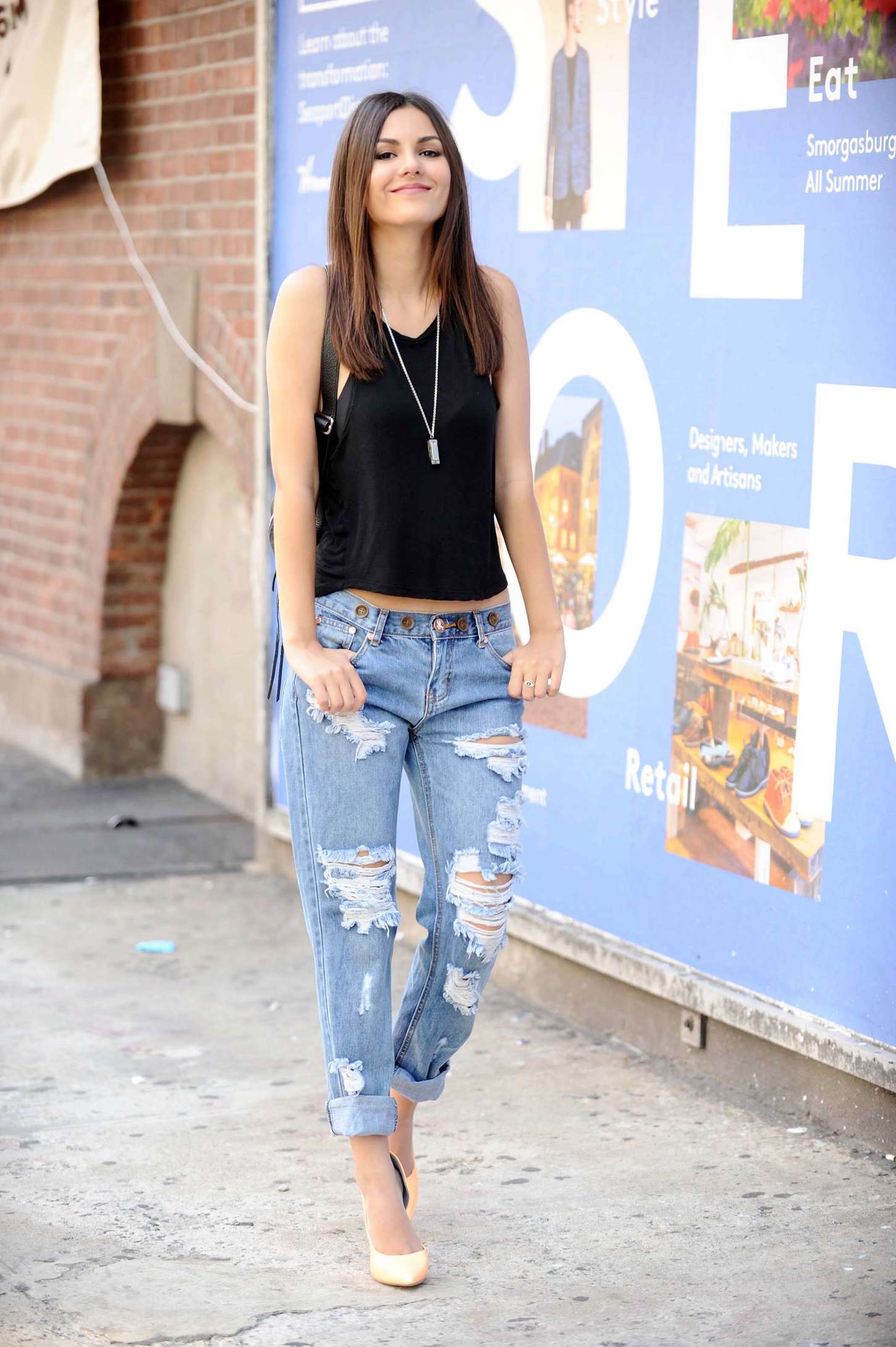 Victoria Justice 2015 : Victoria Justice in Ripped Jeans -31. 