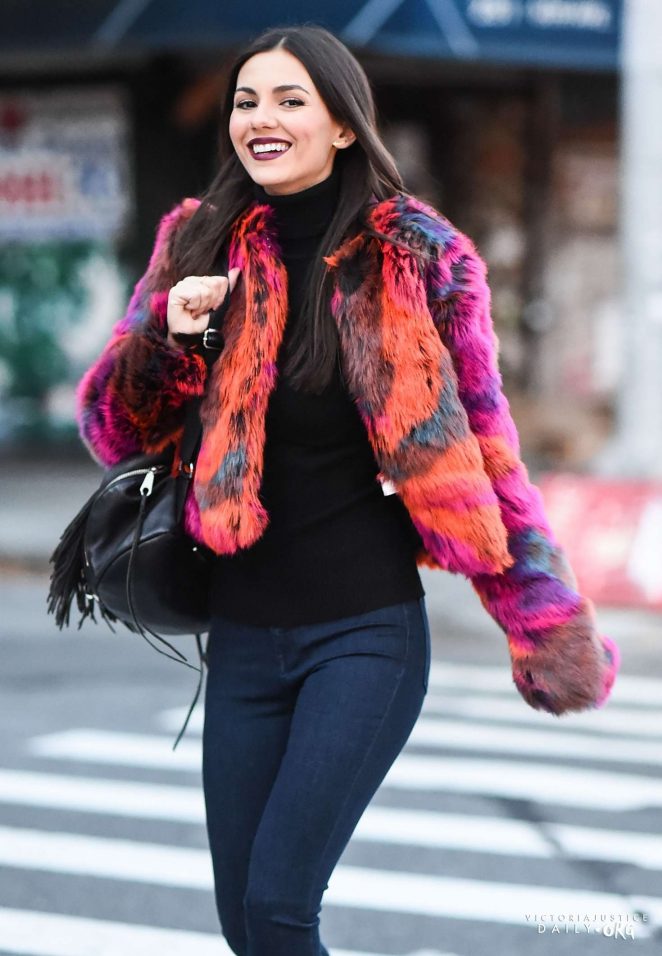 Victoria Justice - Out in NYC