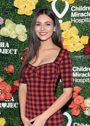 Victoria Justice - Rock The Runway presented by Children's Miracle Network Hospitals in LA