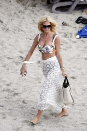 Victoria Silvstedt on the beach in St Barths