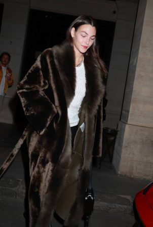 Vittoria Ceretti - Lights up Paris night after dining at Costes