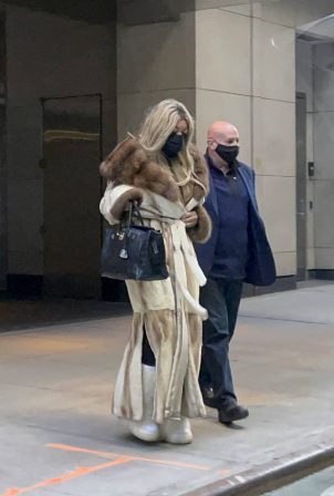Wendy Williams - Exit the CORE Club after a date in Midtown