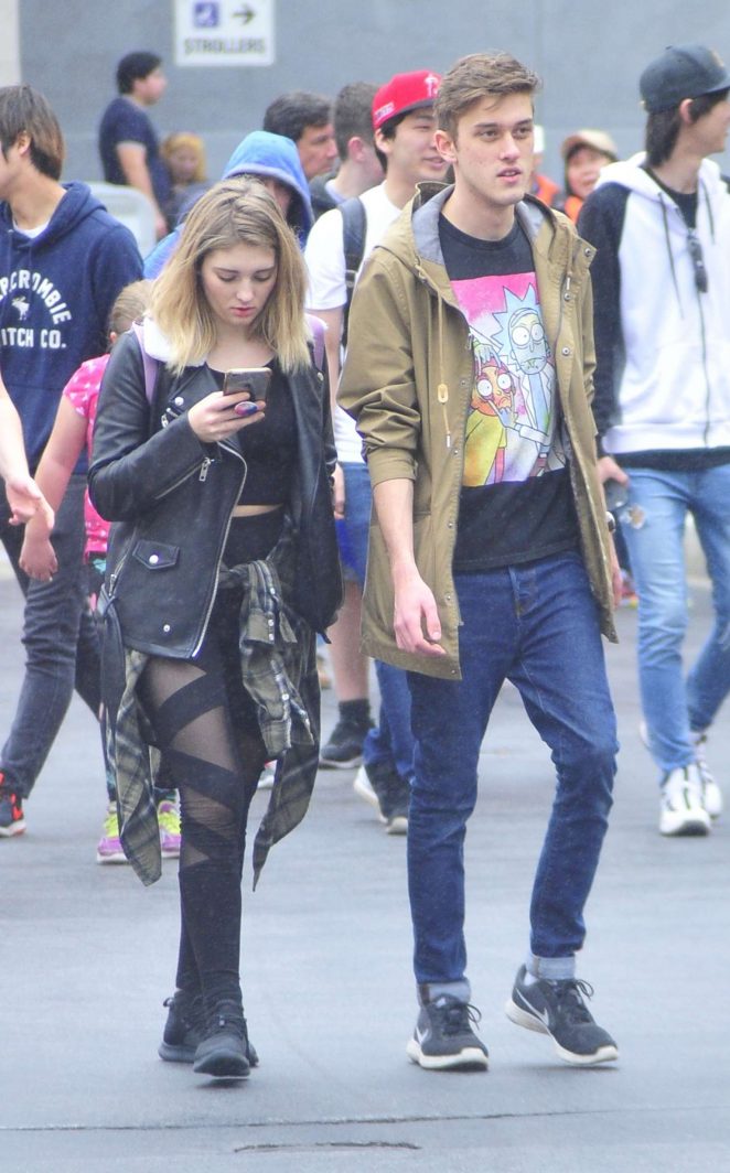 Willow Shields at Universal Studio with a friend in Los Angeles
