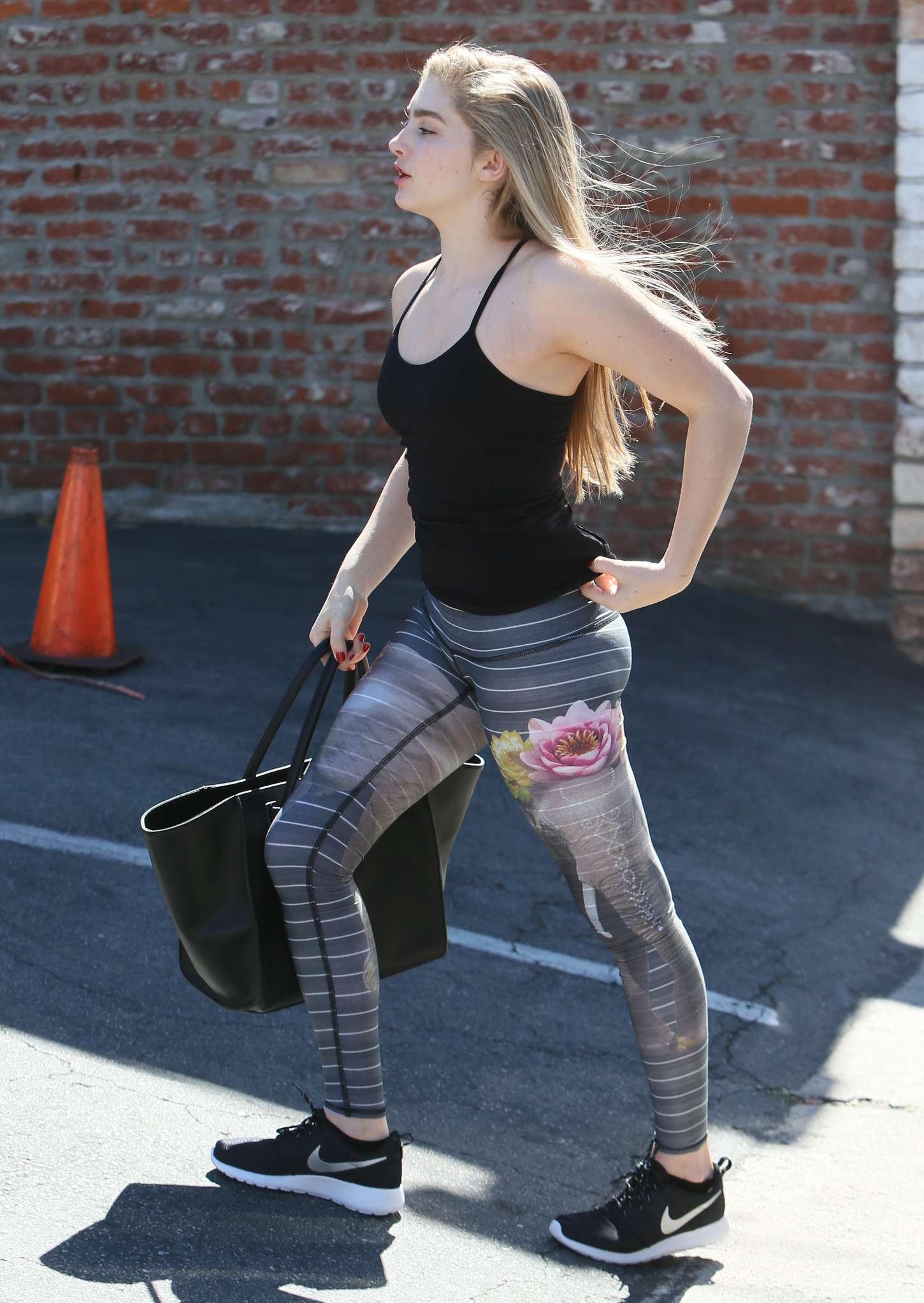 Willow Shields 2015 : Willow Shields in Tights at DWTS Rehearsal Studio -24...