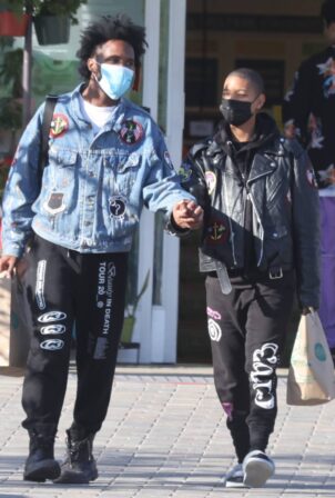 Willow Smith - With beau De'Wayne shopping at Whole Foods in Malibu