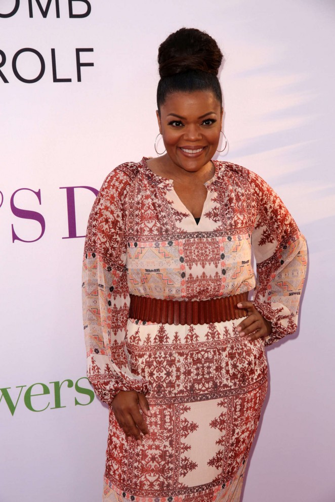 Yvette Nicole Brown - 'Mother's Day' Premiere in Hollywood