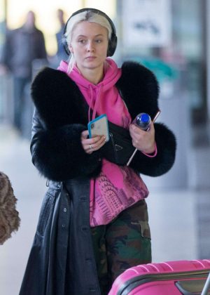 Zara Larsson - Arrives at the Tegel Airport in Berlin