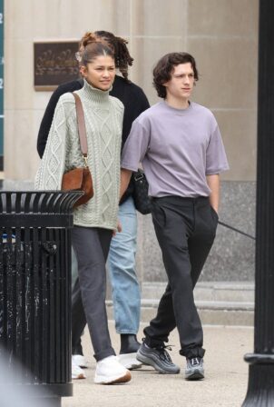 Zendaya Coleman - With Tom Holland hold hands in Boston