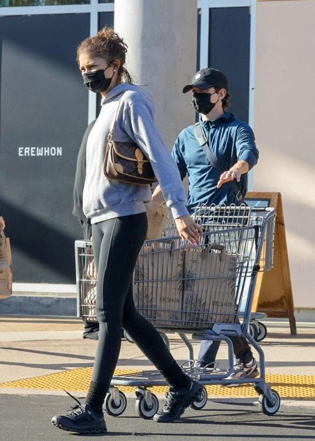 Zendaya - With boyfriend Tom Holland on a grocery run at Erewhon market in LA