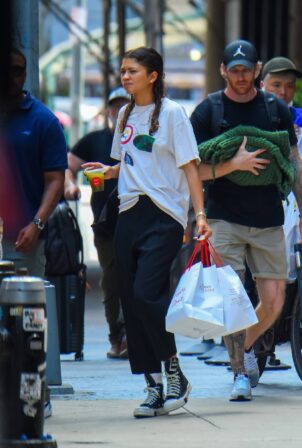 Zendaya - With Tom Holland are spotted after lunch in Manhattan