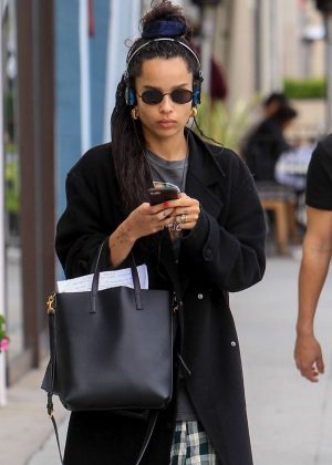 Zoe Kravitz - Shopping on Rodeo Drive in Beverly Hills