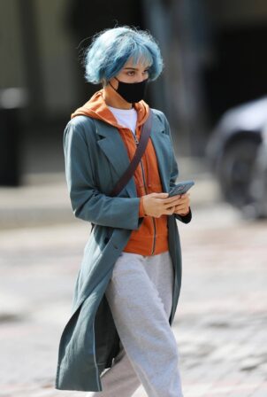 Zoe Kravitz - With neon blue hair on 'Kimi' set in Seattle - Washington