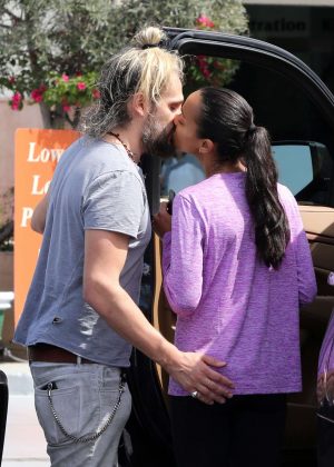 Zoe Saldana kiss her husband Marco Perego in Los Angeles