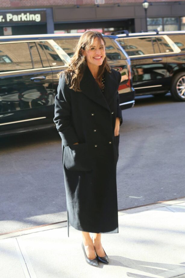 Zoe Saldana - Seen arriving back at her hotel in New York