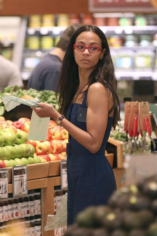 Zoe Saldana - Shopping at Whole Foods in Beverly Hills