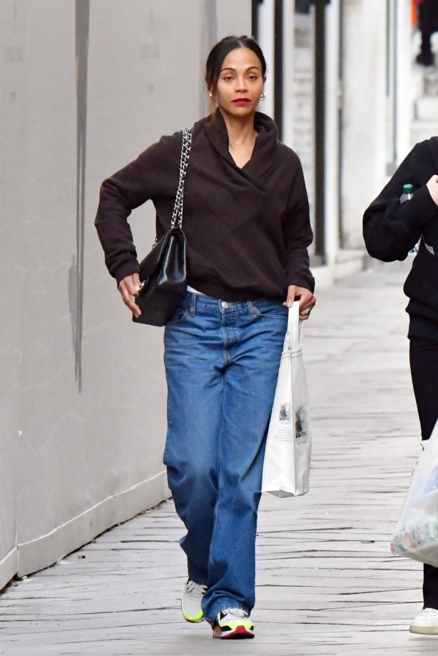 Zoe Saldana - Shopping candids while out in Venice