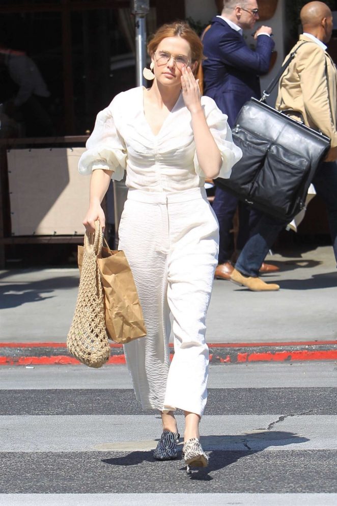 Zoey Deutch - Out shopping in Beverly Hills