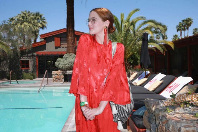 Zoey Deutch - Poolside with H&M at Coachella 2018 in Indio