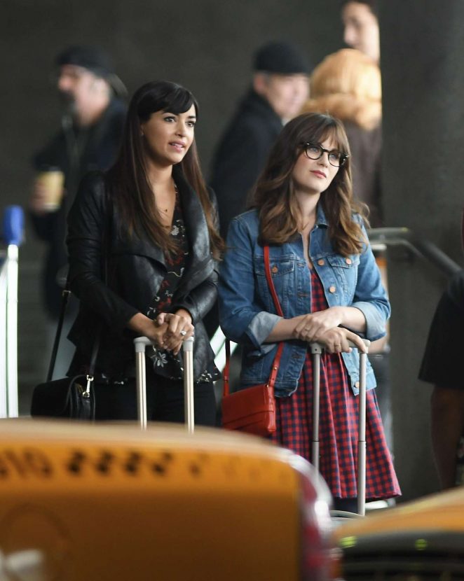 Zooey Deschanel and Hannah Simone - Filming scenes for 'New Girl' in Los Angeles