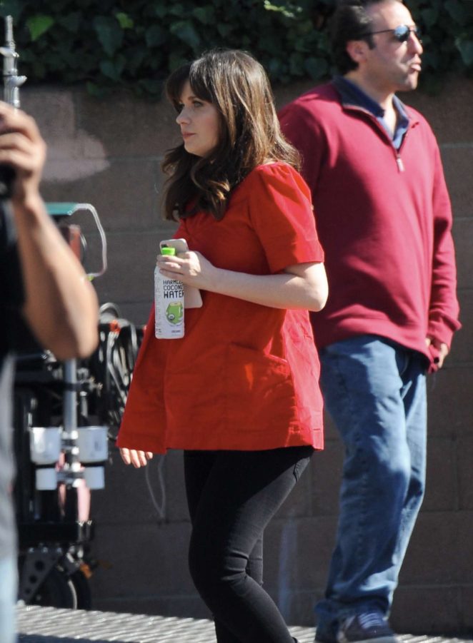 Zooey Deschanel - Filming 'New Girl' in LA
